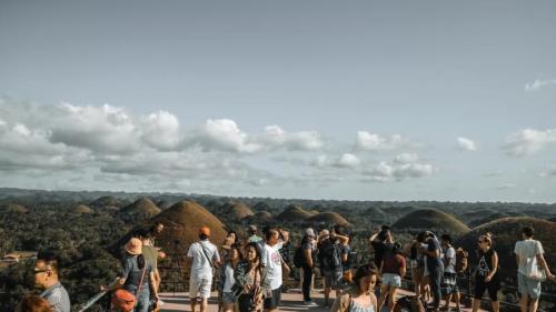 Chocolate Hills Tourists