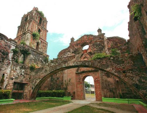Church Ruins ins Isabela
