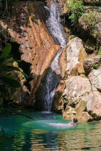 Falls in Tablas Island