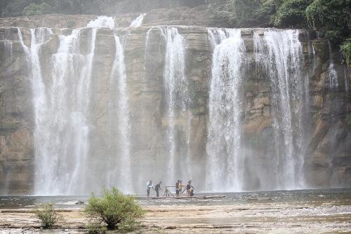 Tinuy-an Falls